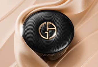 【GIORGIO ARMANI beauty 亞曼尼】首款精品養膚氣墊 奢潤緞光氣墊粉餅